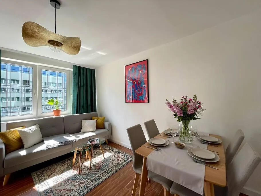 Oomph Modern Apartment With Balcony Warszawa 0*,