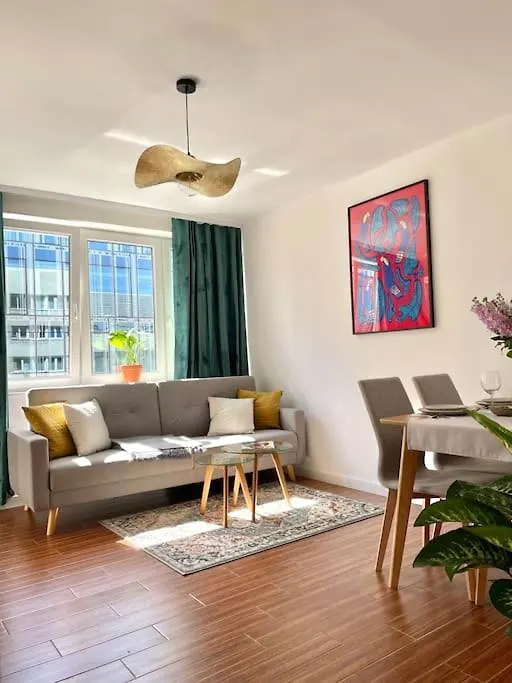 Oomph Modern Apartment With Balcony Warszawa
