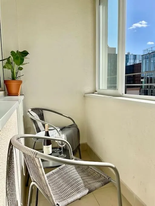 Oomph Modern Apartment With Balcony Warszawa