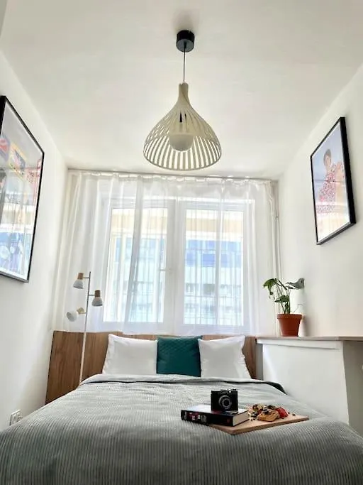 Oomph Modern Apartment With Balcony Warszawa