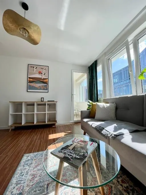 Oomph Modern Apartment With Balcony Warszawa